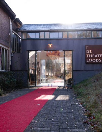 Entree van De Theaterloods in Radio Kootwijk, locatie van het festival ‘Park van de Toekomst’ binnen het programma Vitale Vakantieparken.